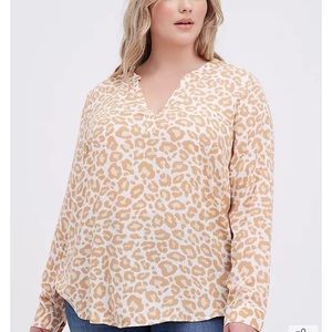 Torrid Blouse - Georgette Leopard White Size 2 (18-20)